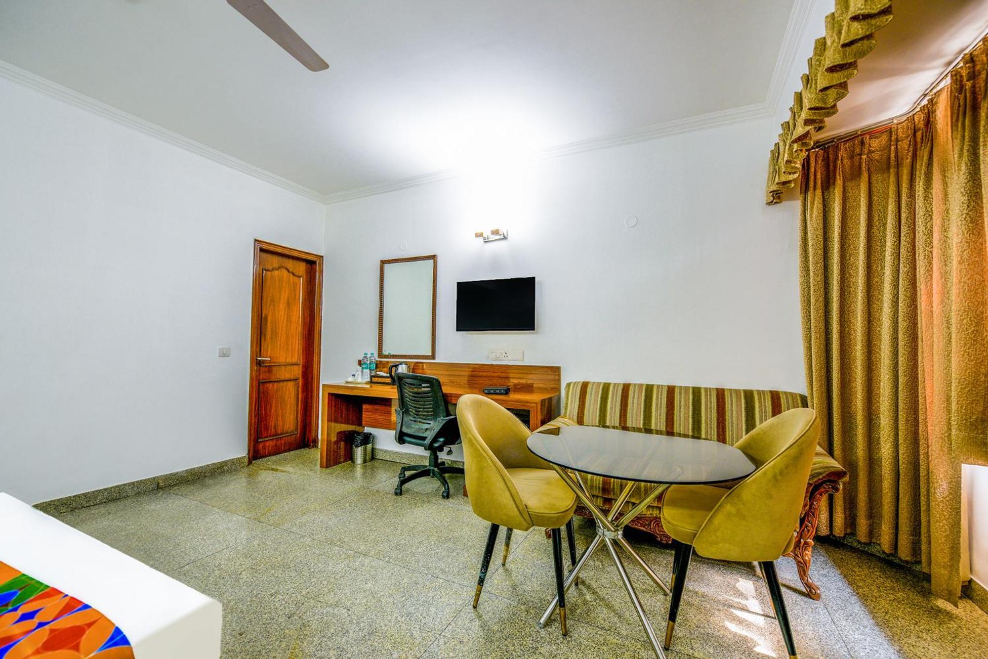 Hotel Exotica Leisure Valley, คูร์เคาน์ ภายนอก รูปภาพ